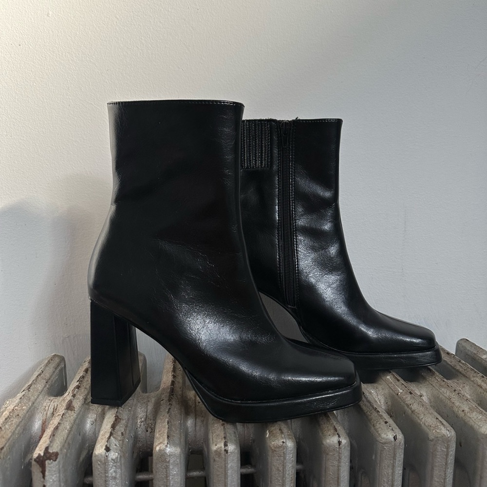 Freya Black Leather Boots